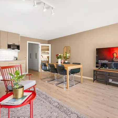 Apartament 4br Penthouse In Center With Free Parking *