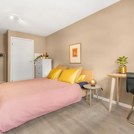4br Penthouse In Center With Free Parking